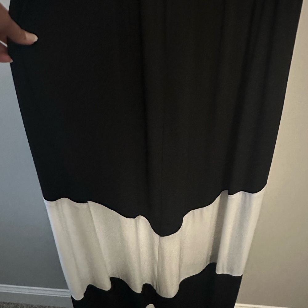 Vince Camuto white and black maxi halter dress - Picture 9 of 10